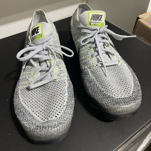 Used a few times.  Really good condition. No box